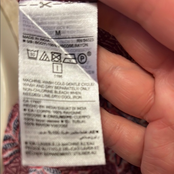 Floral Sleeveless Top - Picture 5 of 5